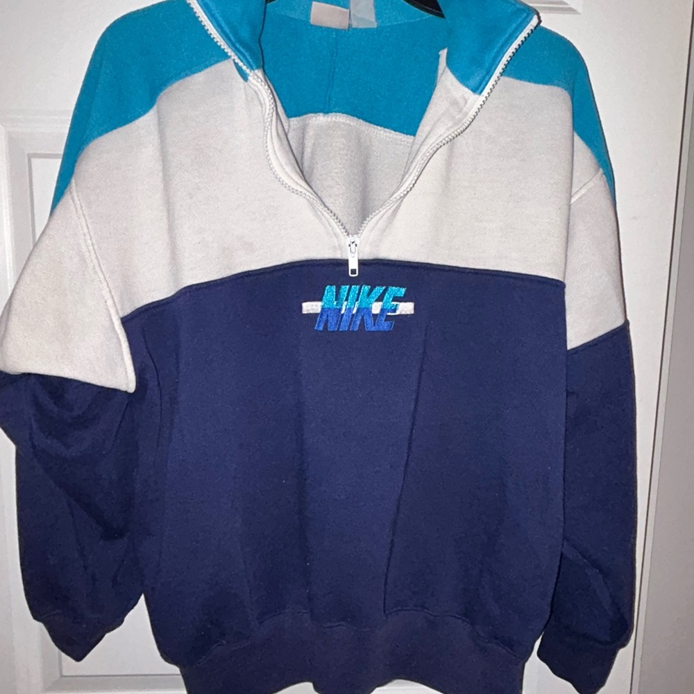 Vintage 90’s Nike Blue and White half zip
